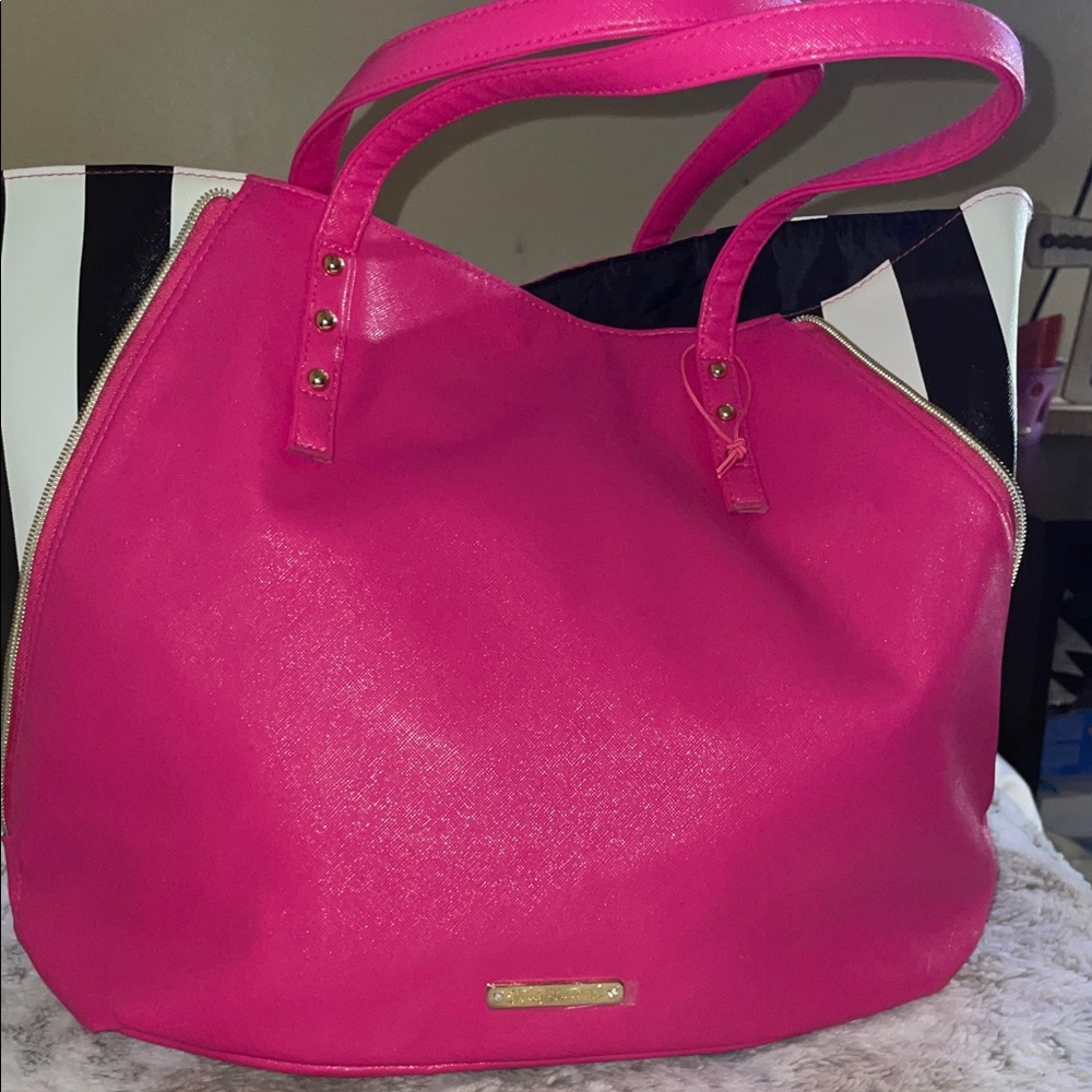 Juicy Couture, Hot Pink Leather Stylish  Tote Bag 17”W x 14”H x 6”D New 🌺🌸